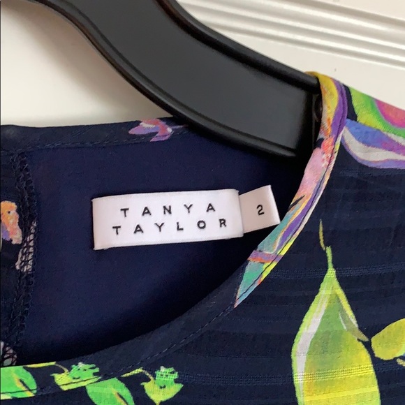 Dress - Picture 3 of 8